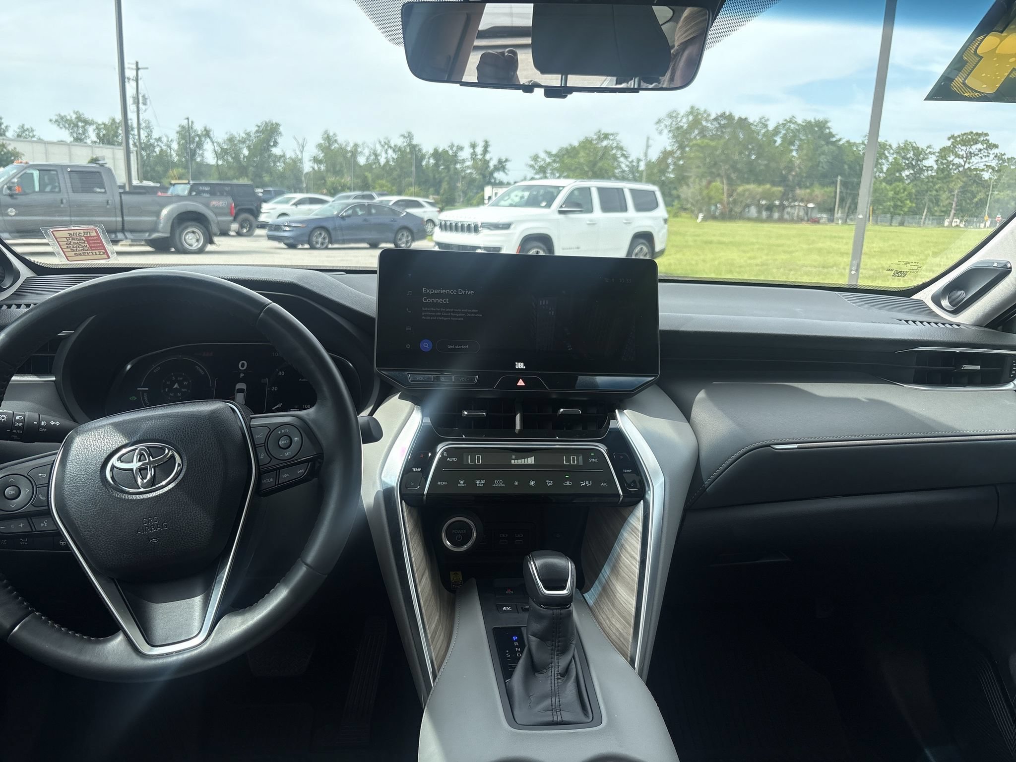 Used 2024 Toyota Venza Limited AWD/4WD image 10
