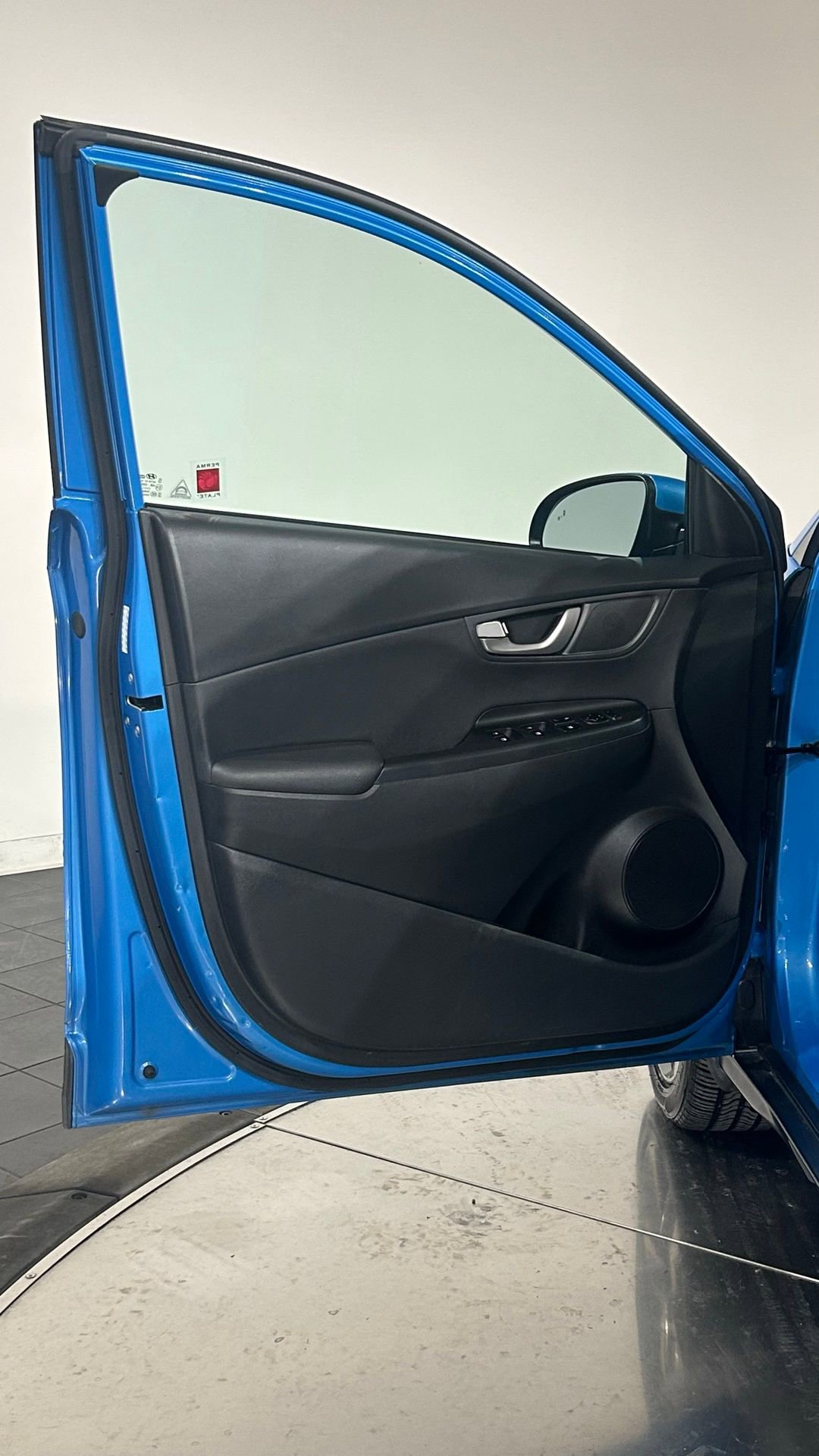 Used 2018 Hyundai Kona Limited image 32