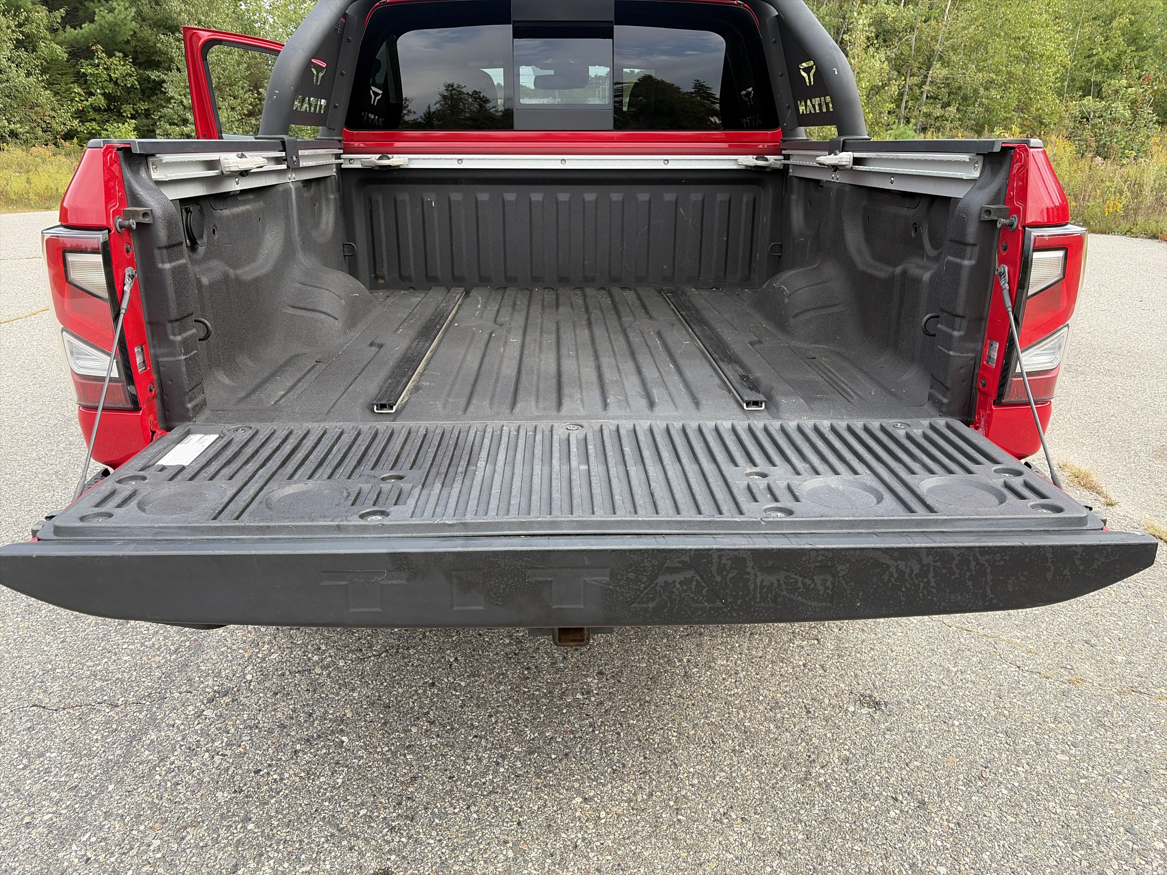 Used 2021 Nissan Titan PRO-4X w/ Pro-4x Convenience Package AWD/4WD image 5