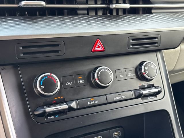 Used 2023 Kia Carnival LX image 21