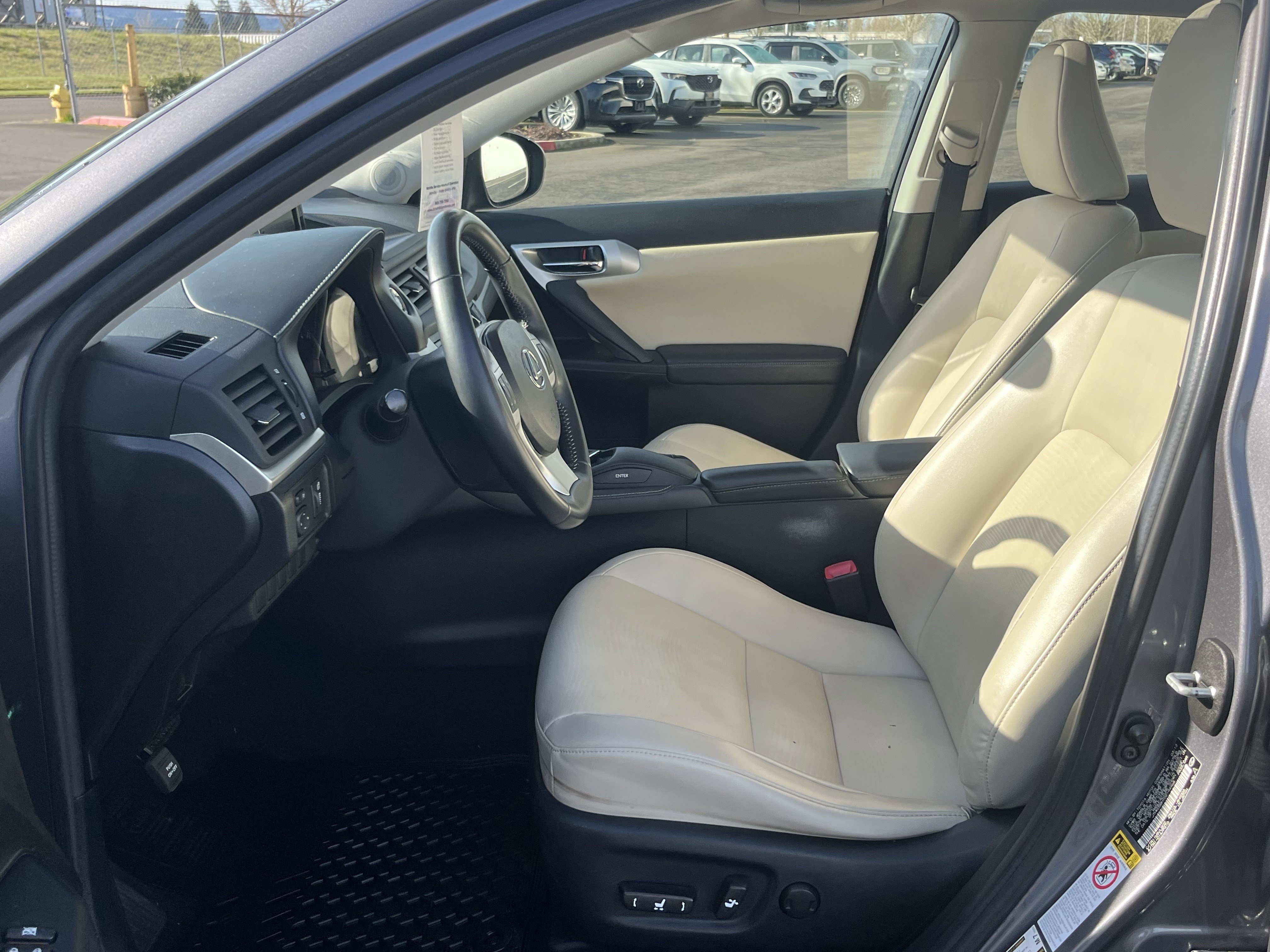 Used 2013 Lexus CT 200h image 10