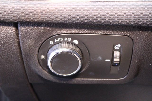 Used 2016 Chevrolet Cruze LT image 18