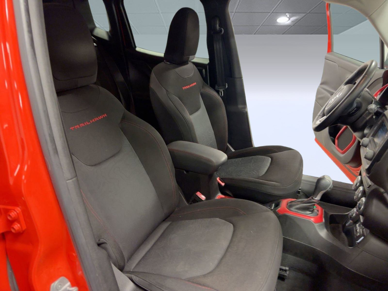 Used 2015 Jeep Renegade Trailhawk w/ Popular Equipment Group image 31