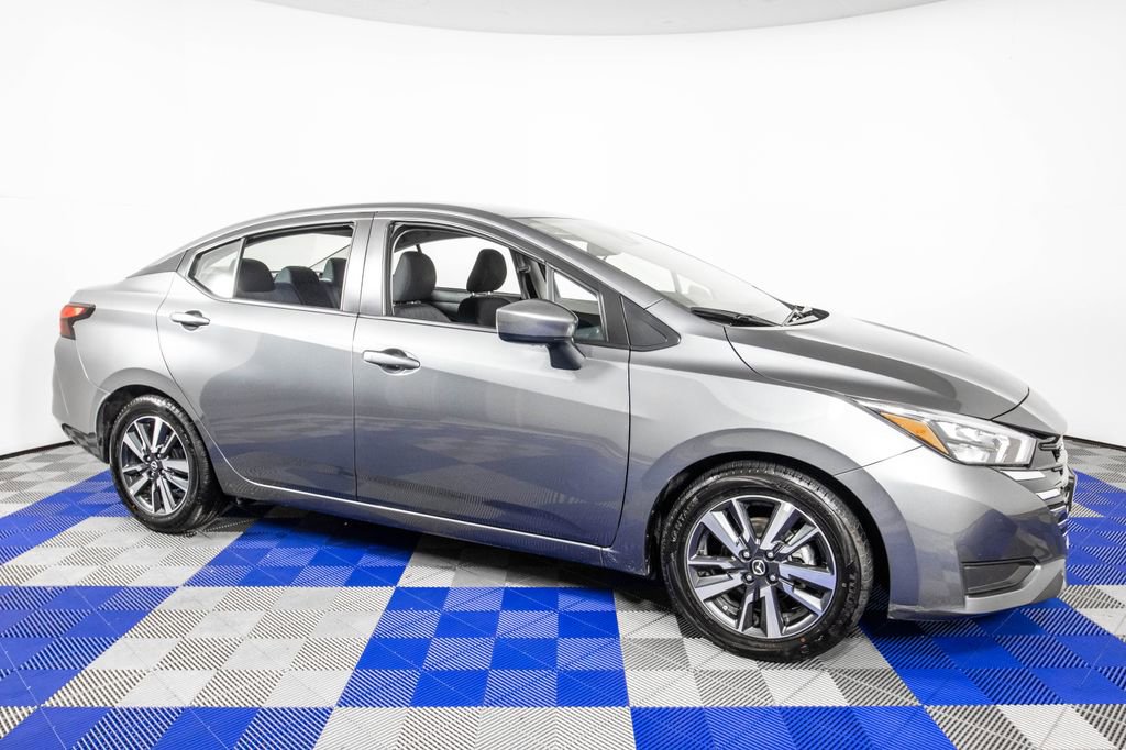 Used 2025 Nissan Versa SV FWD image 3