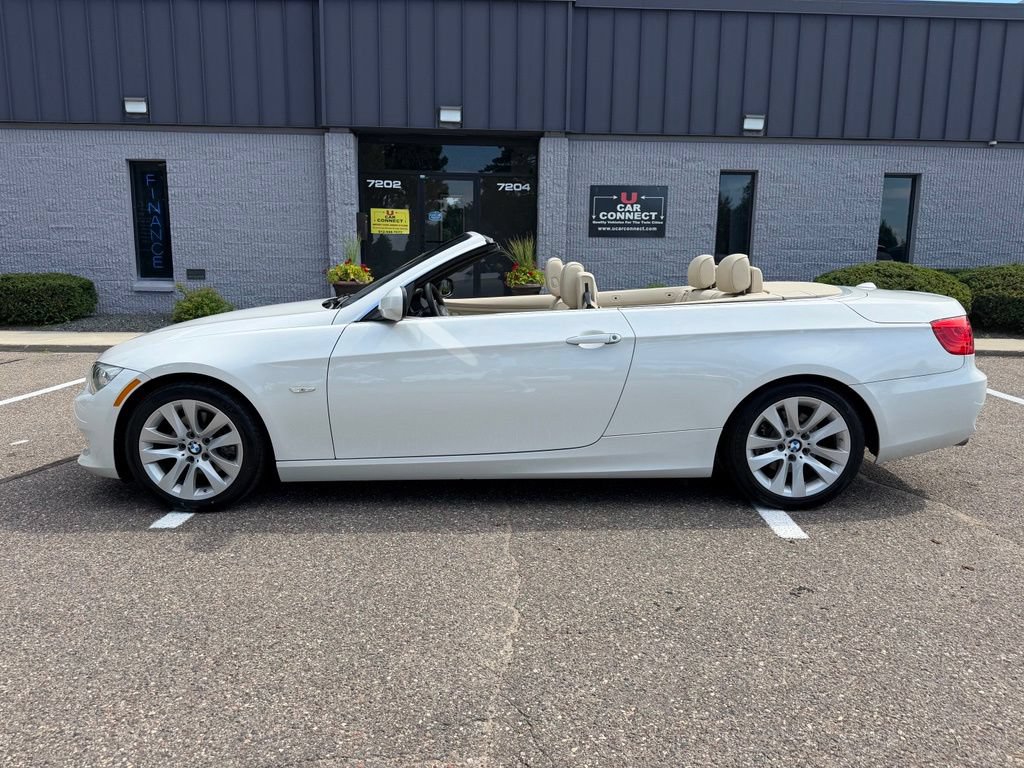 Used 2012 BMW 328i Convertible RWD image 25