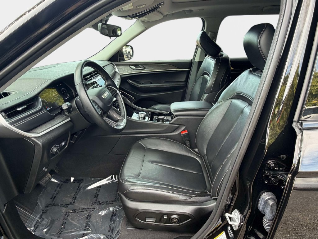 Used 2022 Jeep Grand Cherokee Limited AWD/4WD image 15