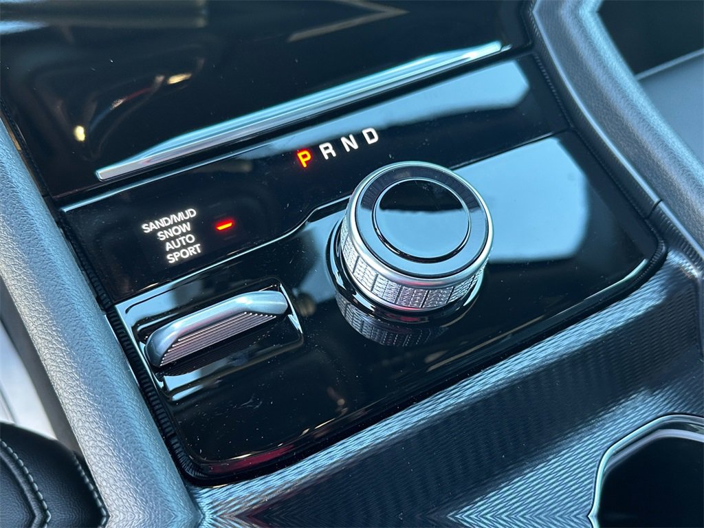 New 2025 Jeep Grand Cherokee Limited w/ Black Appearance Package image 28