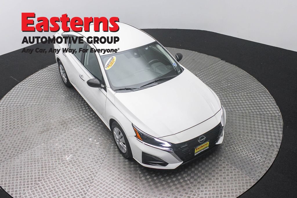 Used 2024 Nissan Altima 2.5 S FWD image 3