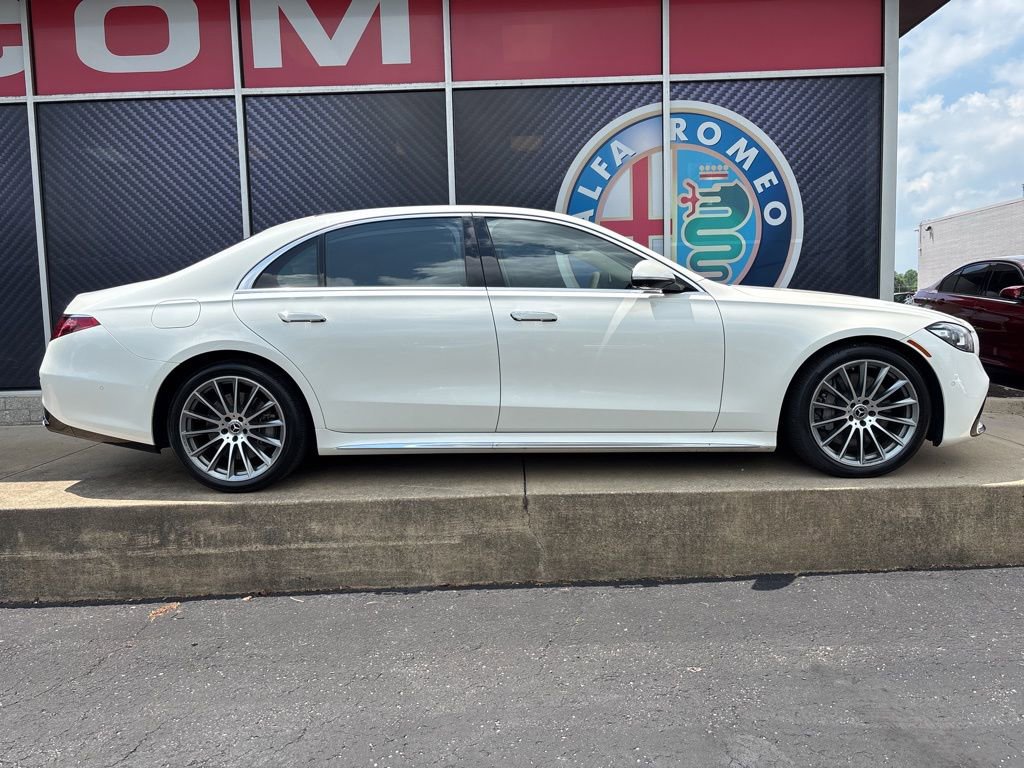 Used 2022 Mercedes-Benz S 580 4MATIC Sedan image 2