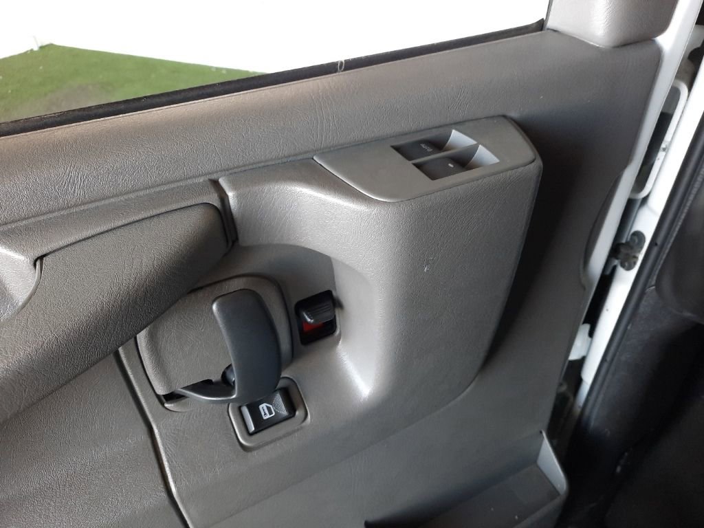 Used 2014 Chevrolet Express 2500 LS RWD image 25