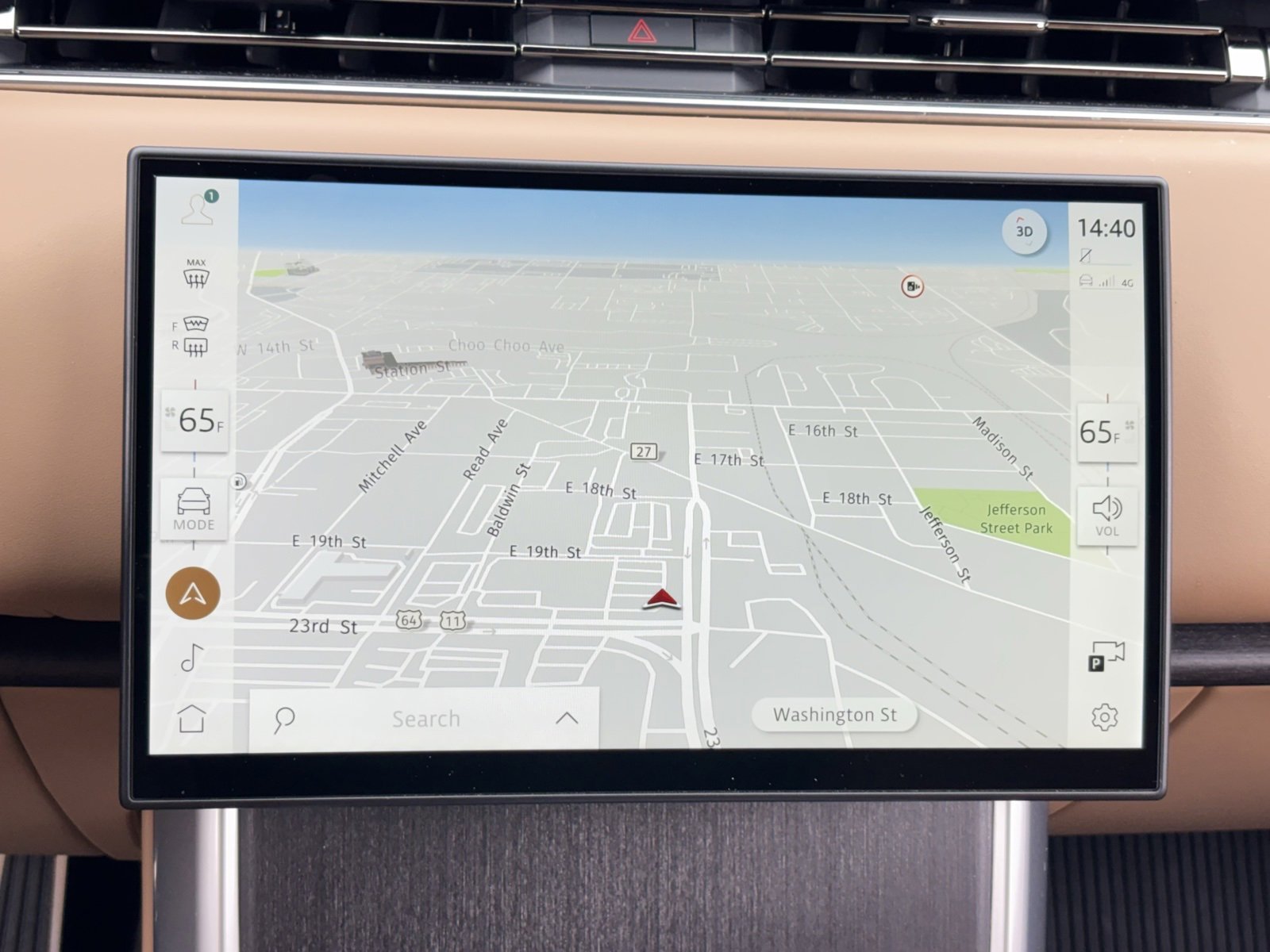 Used 2025 Land Rover Range Rover SE image 4