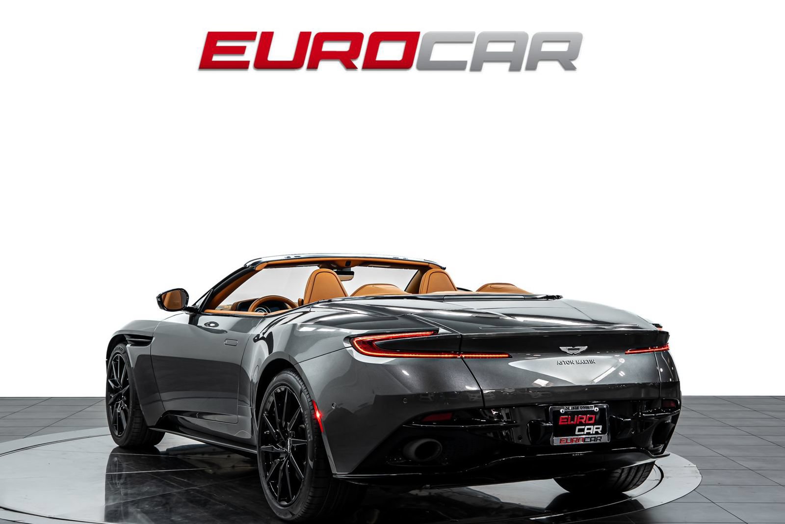 Used 2019 Aston Martin DB11 Volante RWD image 4