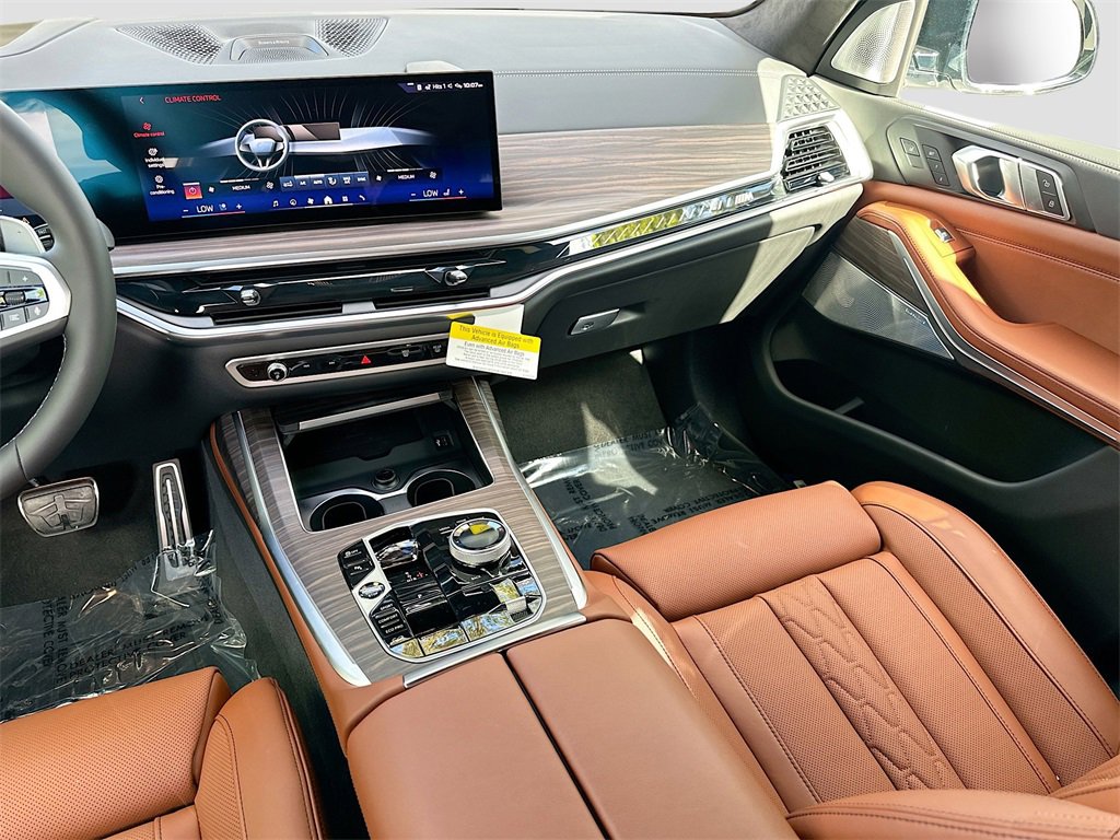 New 2026 BMW X7 M60i image 18