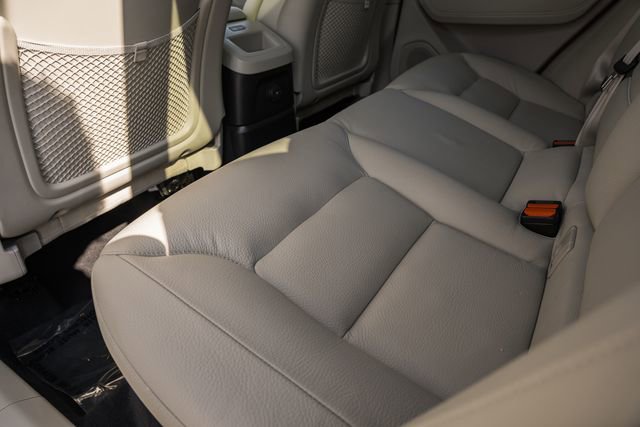 Used 2023 Volvo XC60 T8 Plus image 33