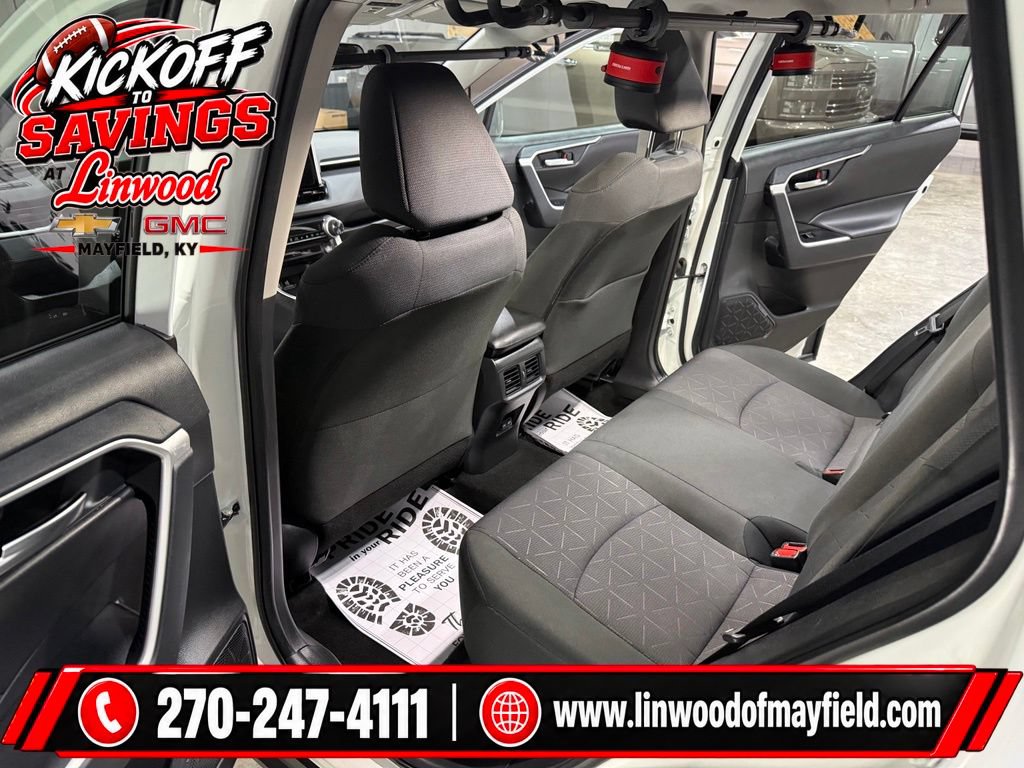 Used 2025 Toyota RAV4 XLE FWD image 20