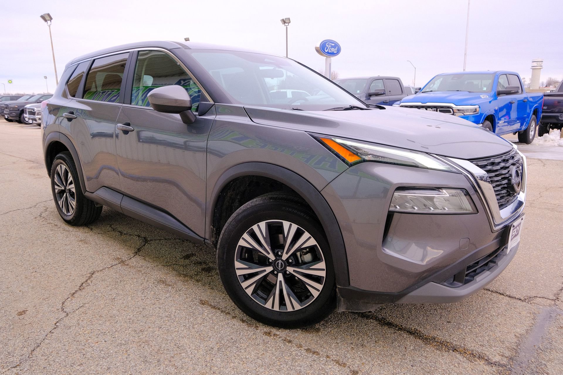 Used 2023 Nissan Rogue SV image 13