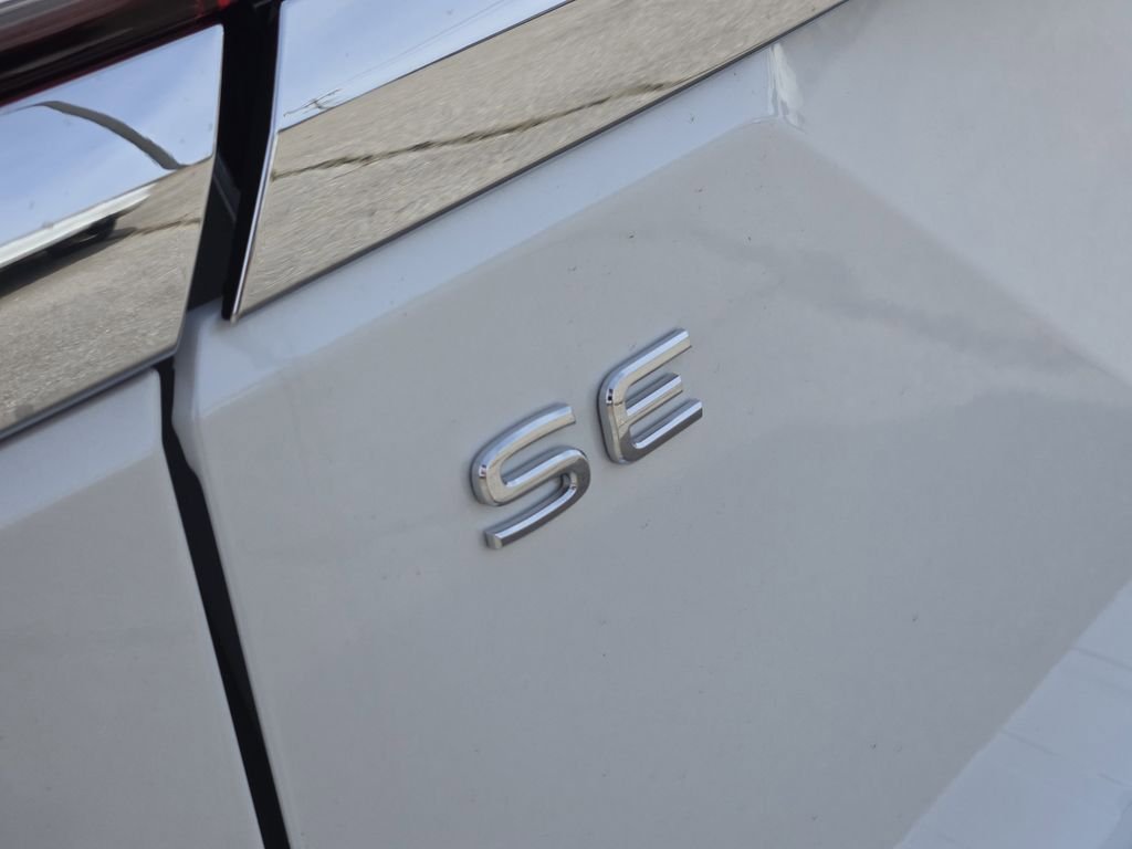 New 2026 Volkswagen Atlas SE FWD image 8