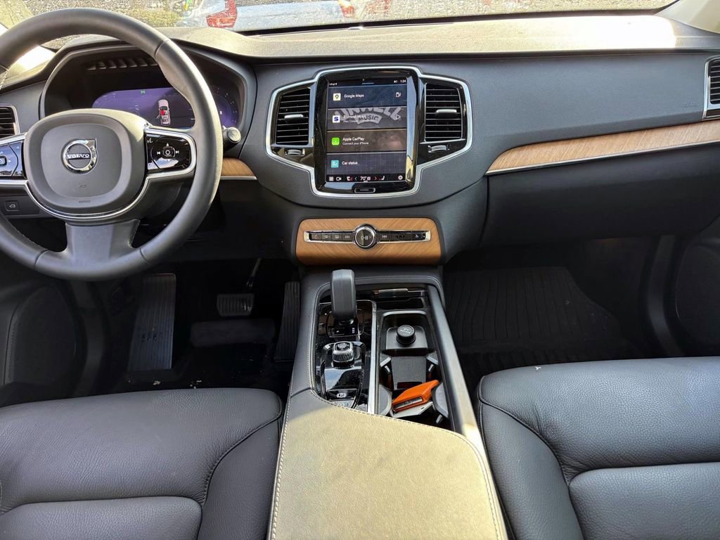 Used 2024 Volvo XC90 B6 Plus image 29