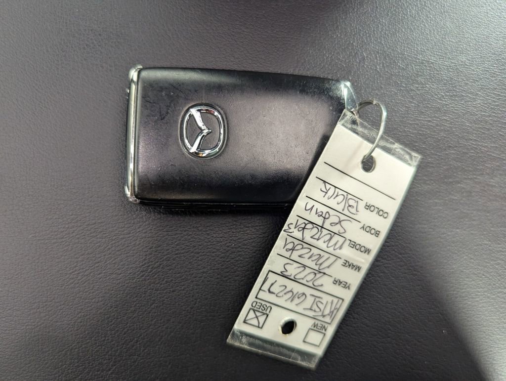 Used 2023 MAZDA MAZDA3 s image 24