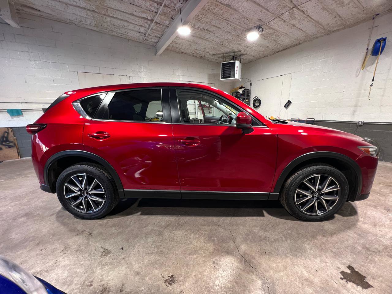 Used 2018 MAZDA CX-5 Touring w/ Preferred Equipment Package image 8