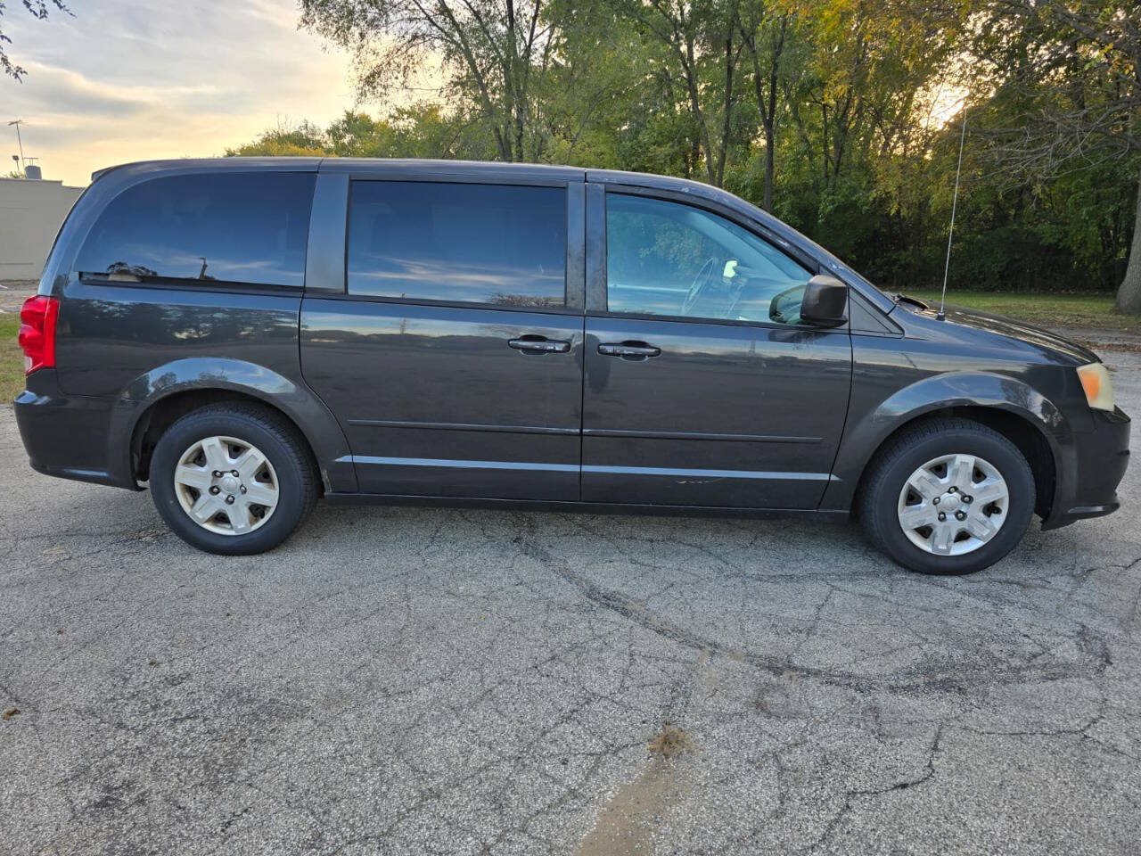 Used 2011 Dodge Grand Caravan Express w/ PWR Window Group FWD image 4