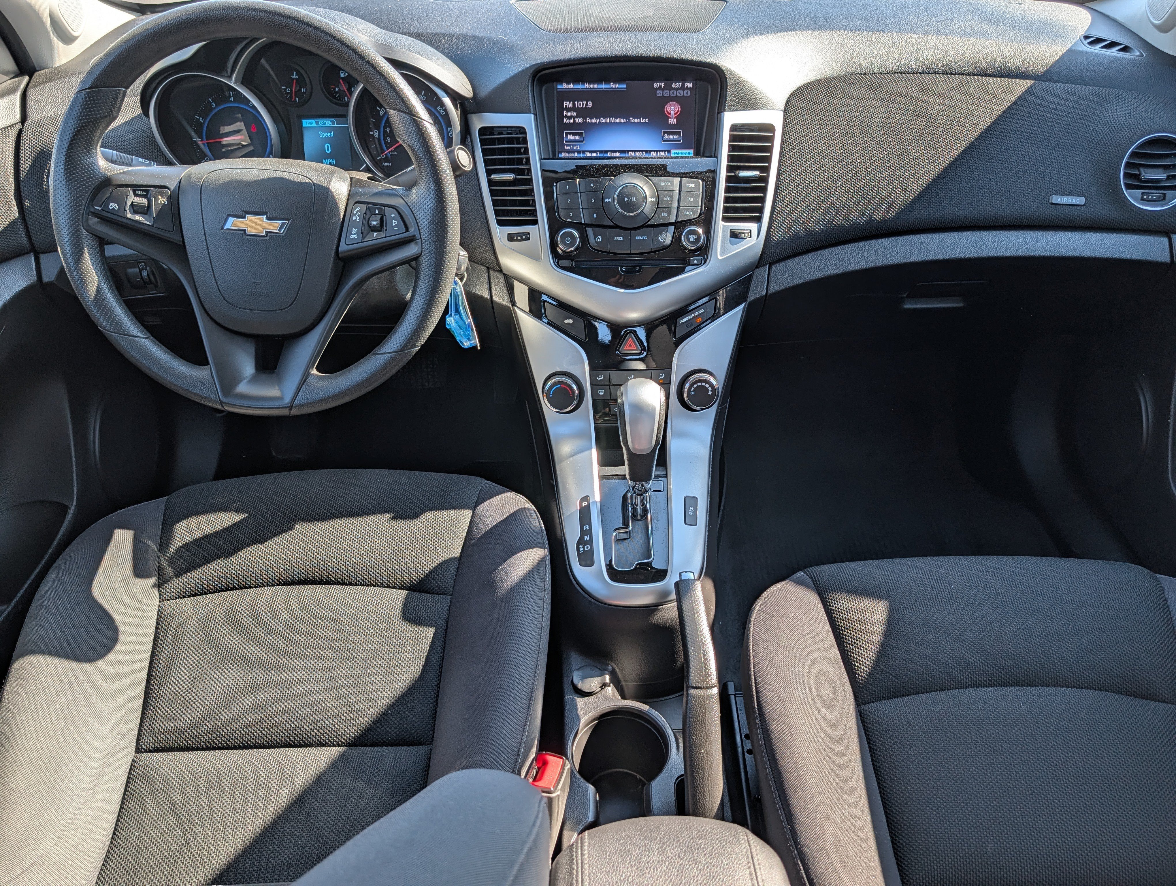 Used 2015 Chevrolet Cruze LT FWD image 10
