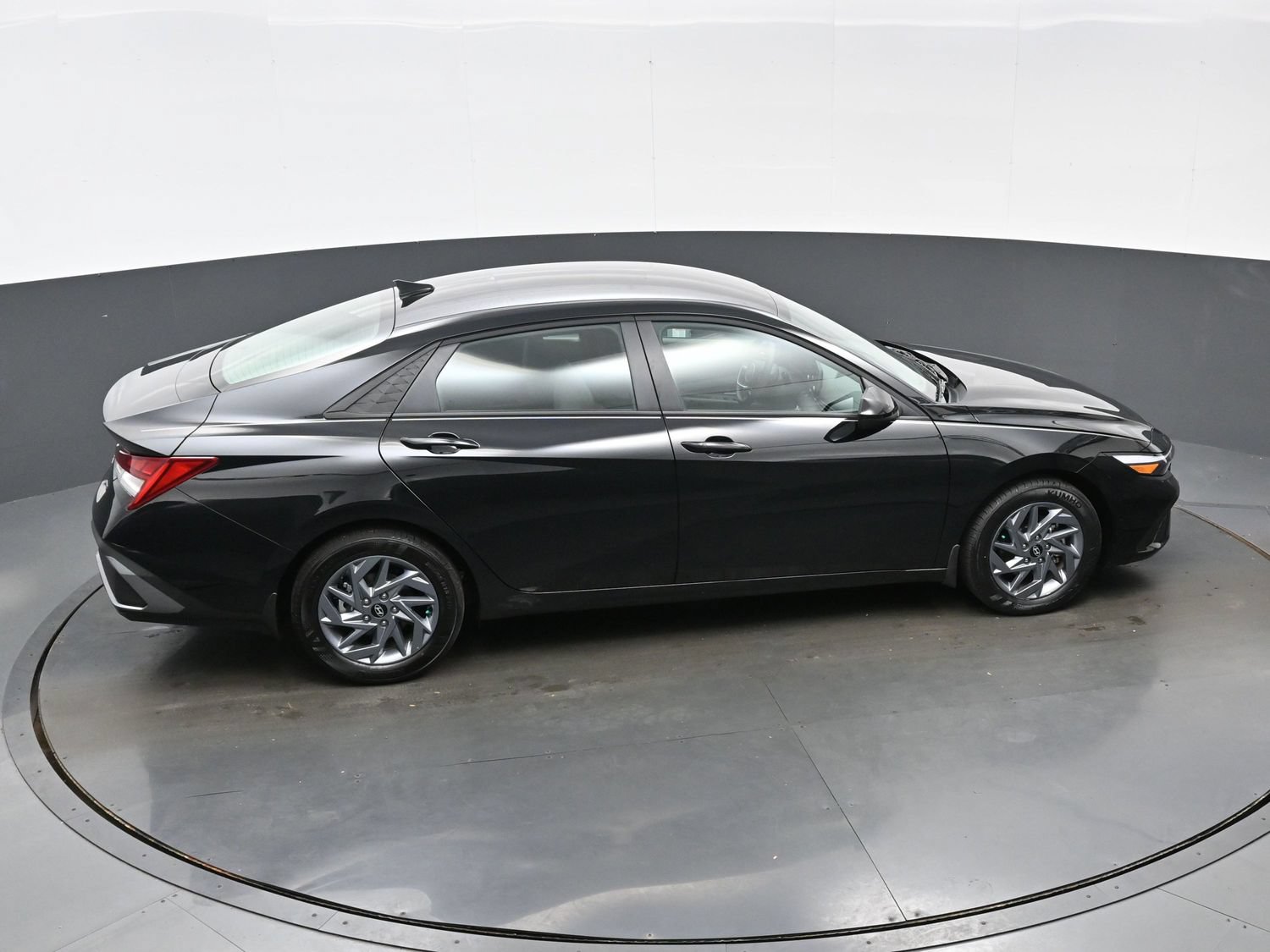 Certified 2026 Hyundai Elantra Hybrid FWD image 37