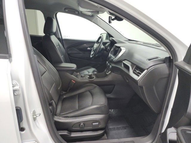 Used 2022 GMC Terrain SLT w/ Elevation Edition image 14