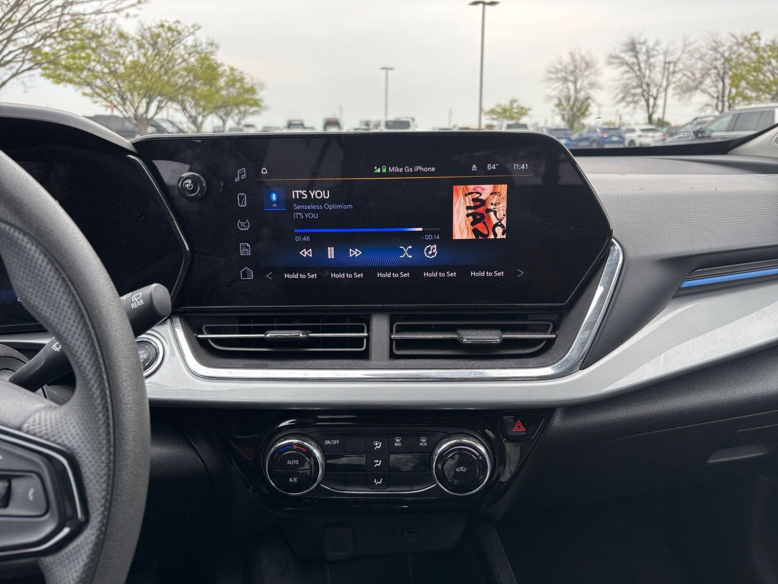 Used 2025 Chevrolet Trax LT image 17