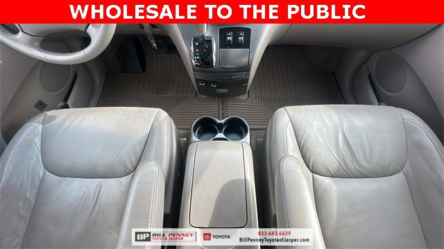 Used 2008 Toyota Sienna XLE image 9