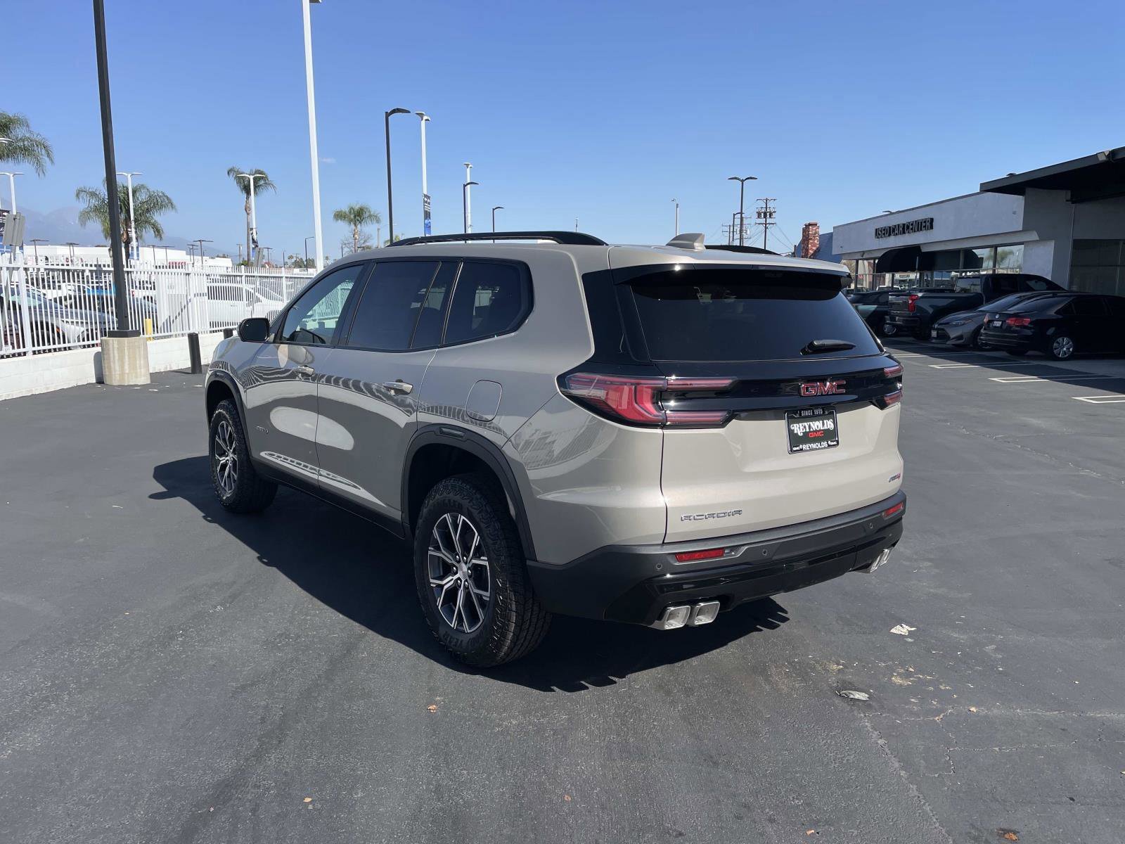 New 2026 GMC Acadia AT4 AWD/4WD image 4