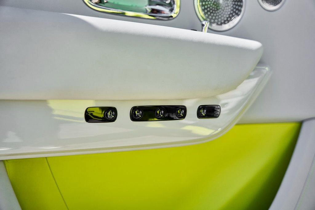 Used 2024 Rolls-Royce Cullinan image 45