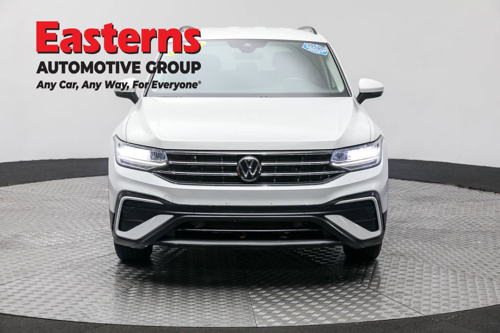 Used 2022 Volkswagen Tiguan S image 2