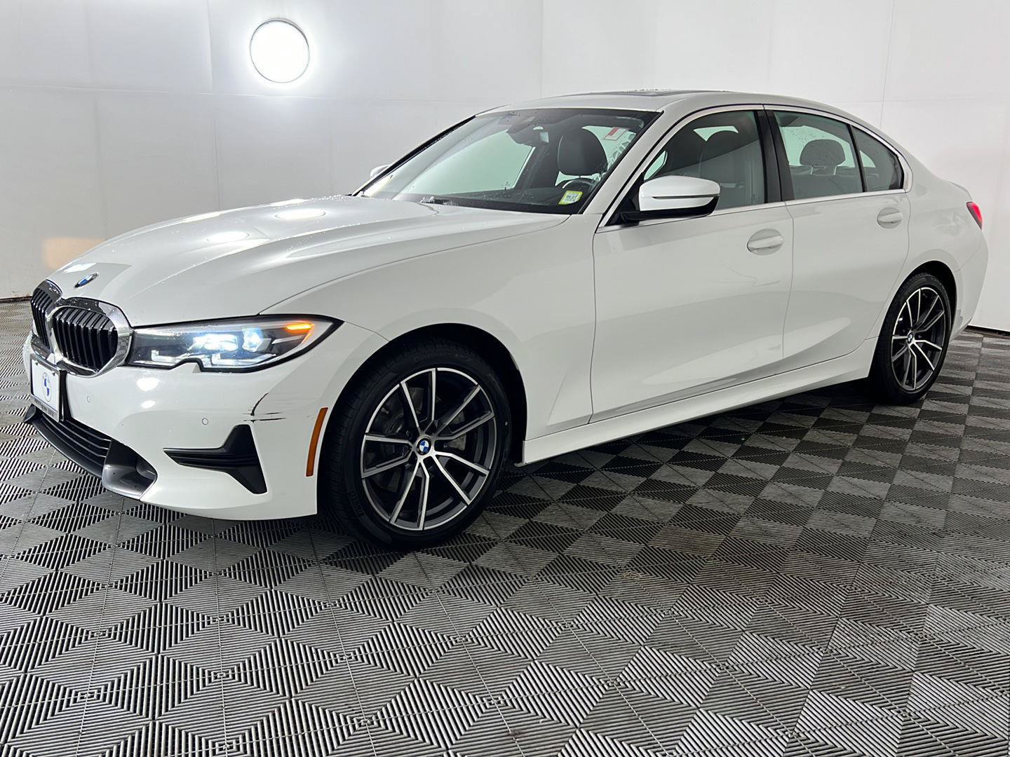 Used 2021 BMW 330i xDrive Sedan w/ Premium Package AWD/4WD image 12