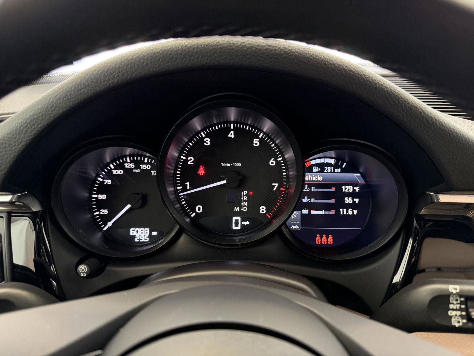 Certified 2025 Porsche Macan Turbo image 21