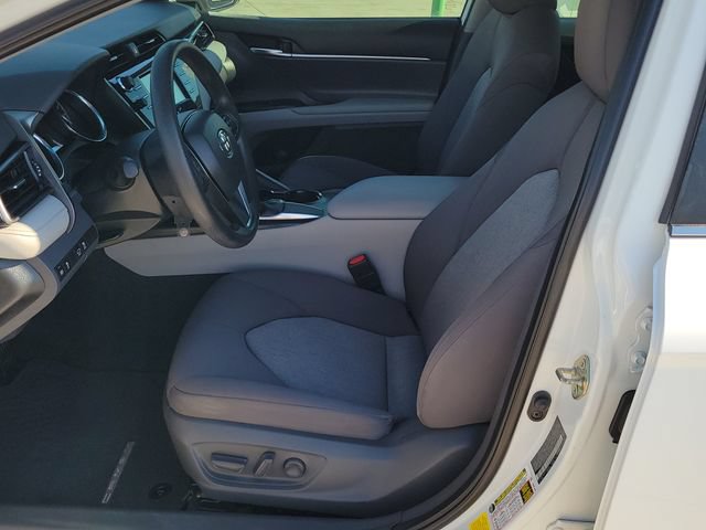 Used 2020 Toyota Camry LE FWD image 6