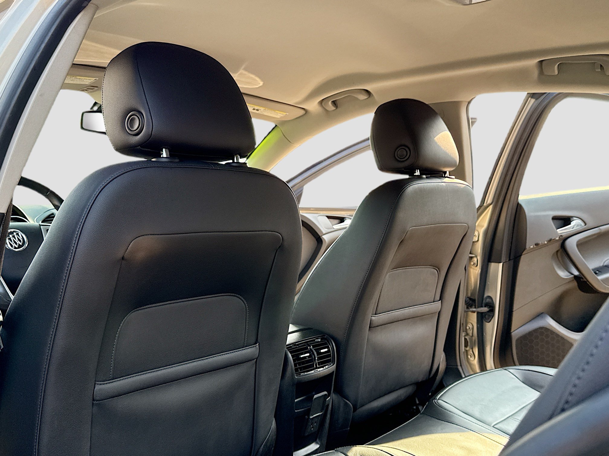 Used 2011 Buick Regal CXL w/ RL3 Preferred Equipment Group FWD image 6
