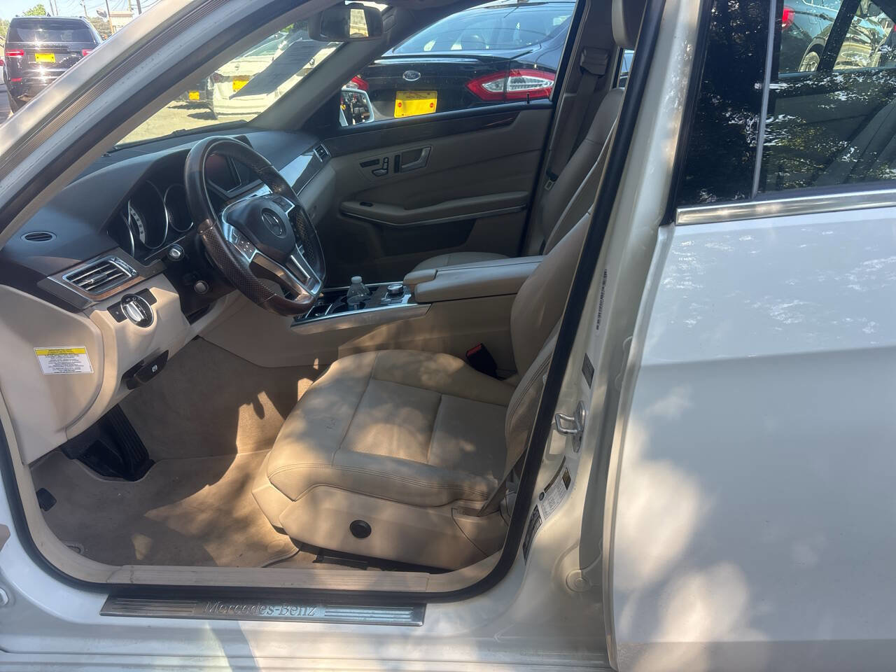 Used 2014 Mercedes-Benz E 350 4MATIC Sedan image 9