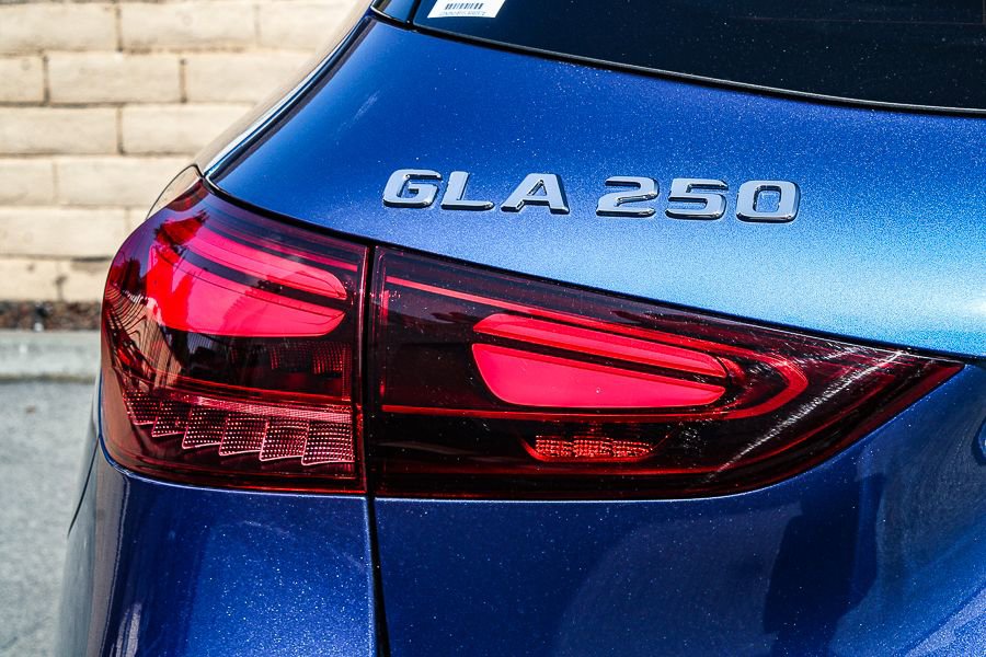 Certified 2025 Mercedes-Benz GLA 250 4MATIC image 10