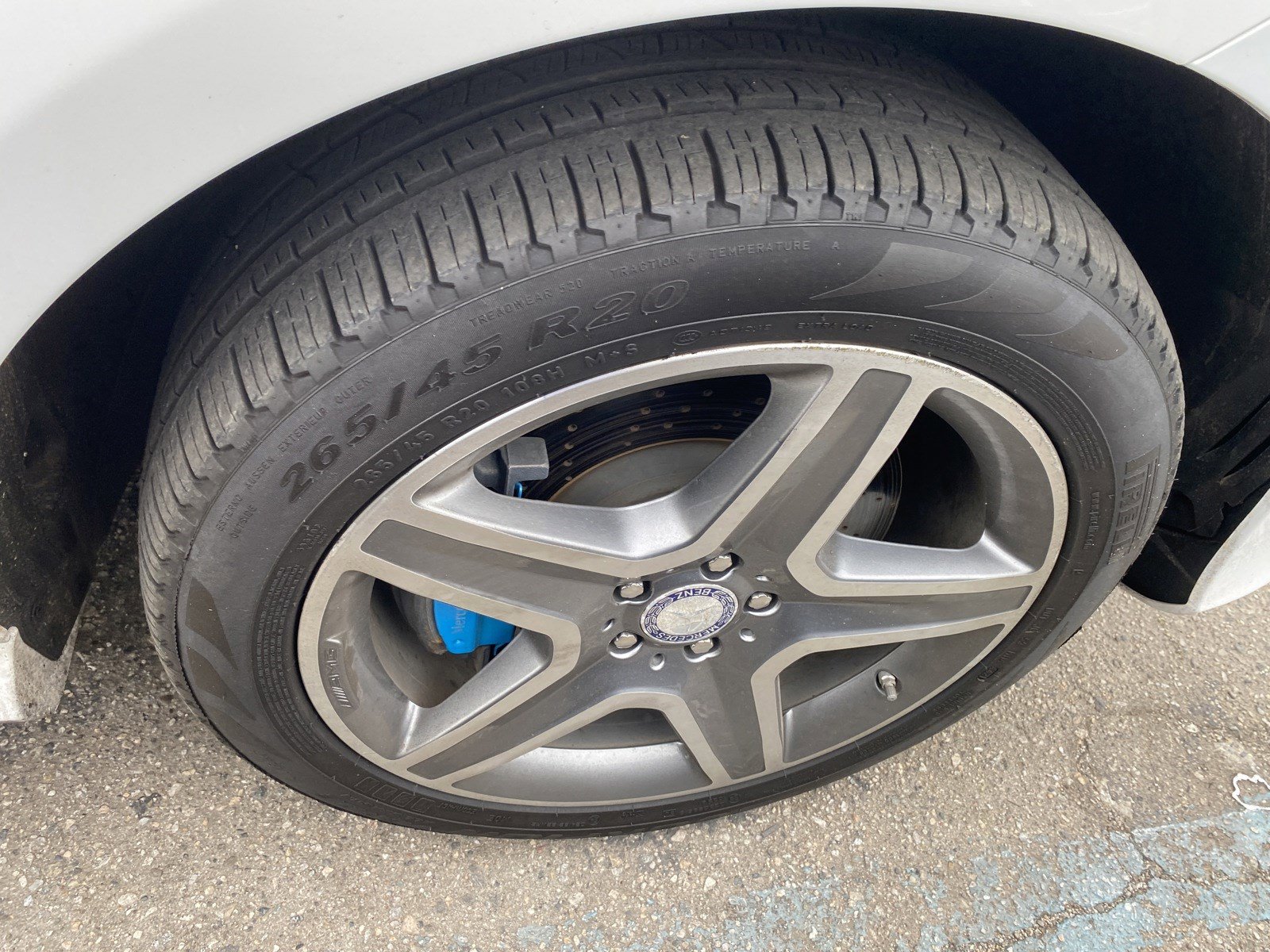 Used 2016 Mercedes-Benz GLE 550e 4MATIC w/ Lighting Package image 11