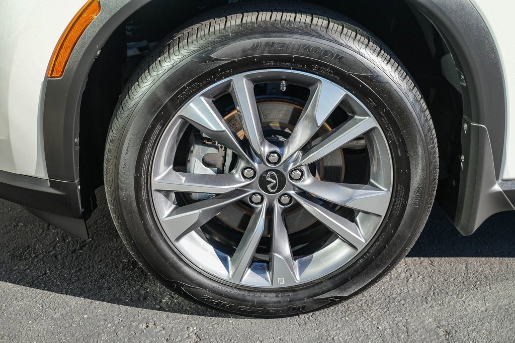 Certified 2025 INFINITI QX60 Luxe w/ Vision Package image 9