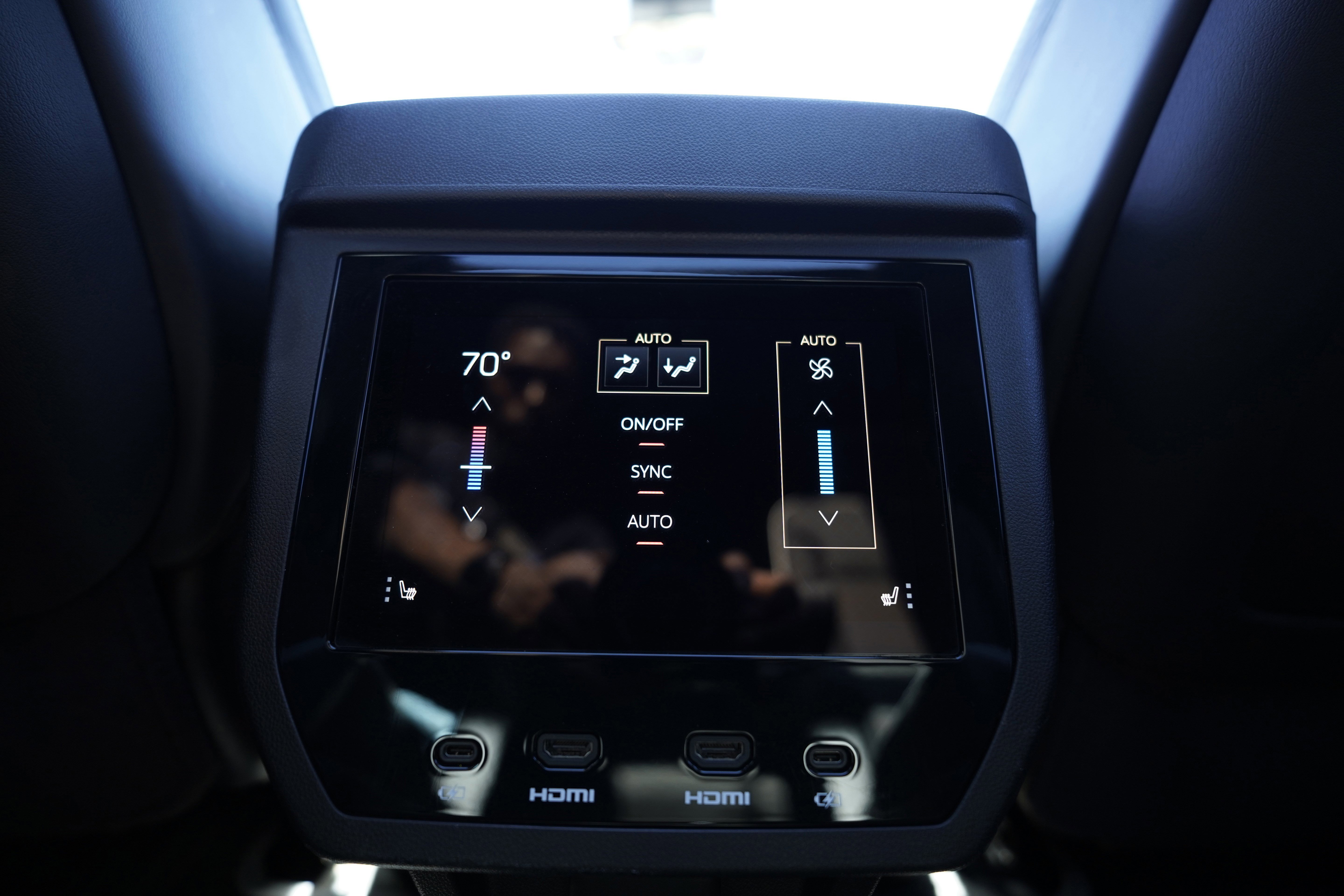 Used 2025 GMC Yukon AT4 Ultimate image 17