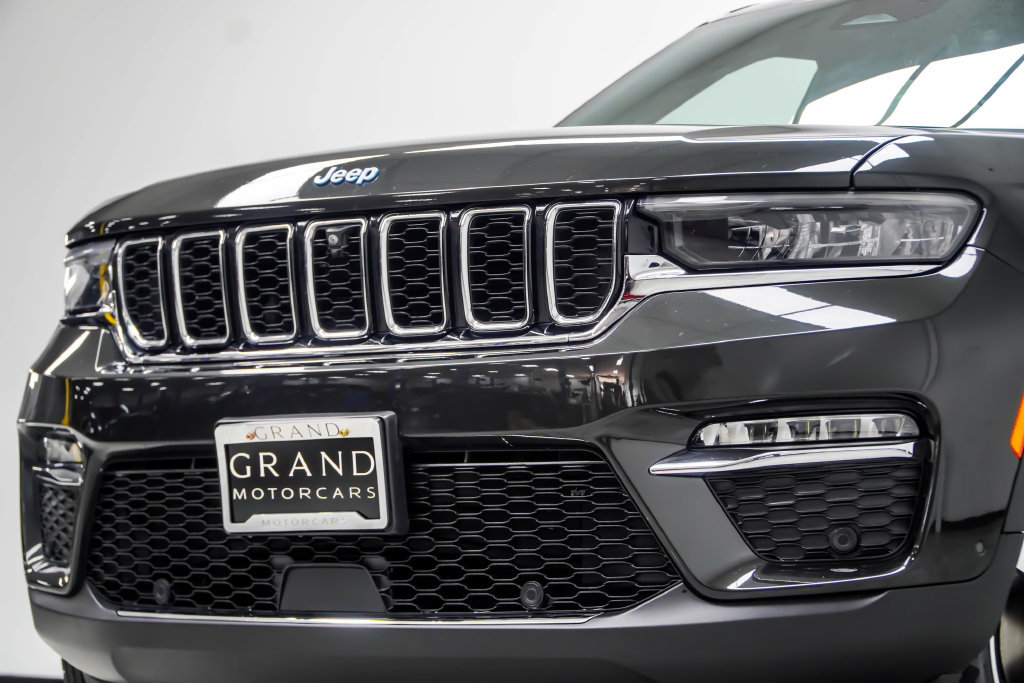Used 2024 Jeep Grand Cherokee Limited 4xe w/ Luxury Tech Group II AWD/4WD image 2
