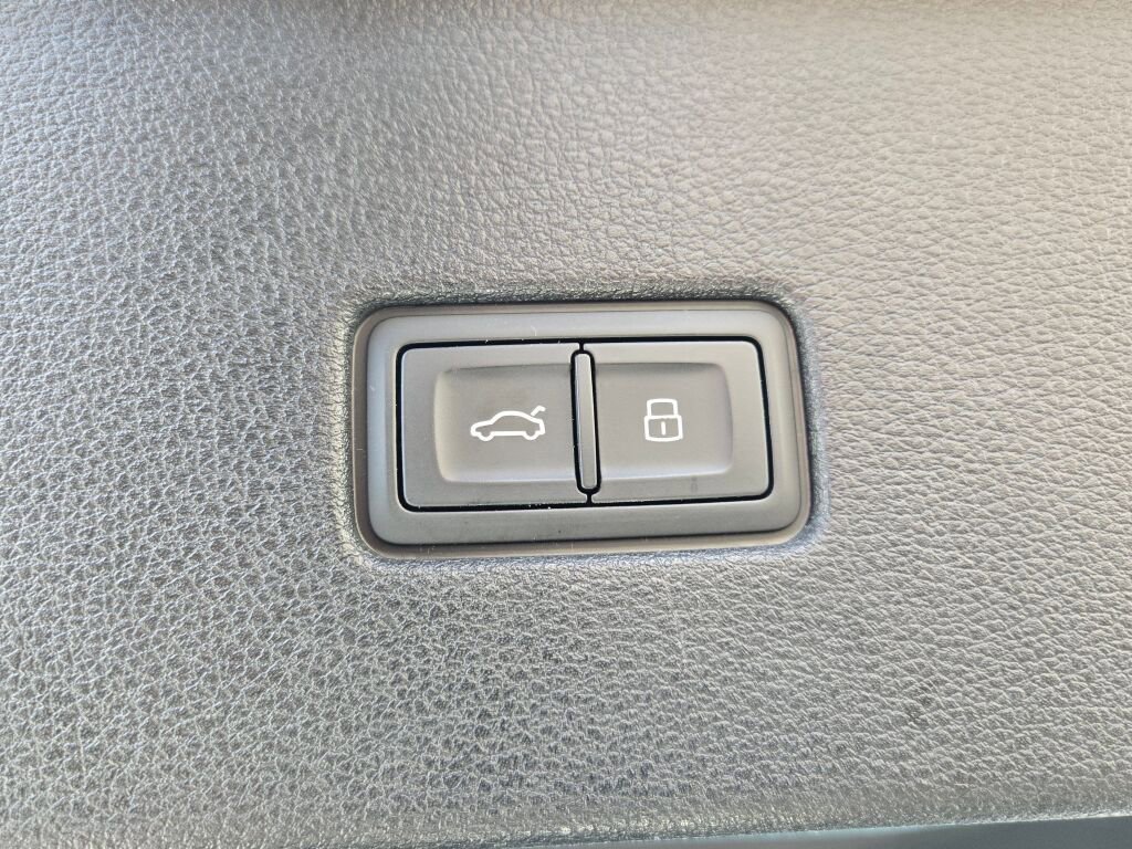 Used 2019 Audi Q8 Prestige w/ Towing Package image 20