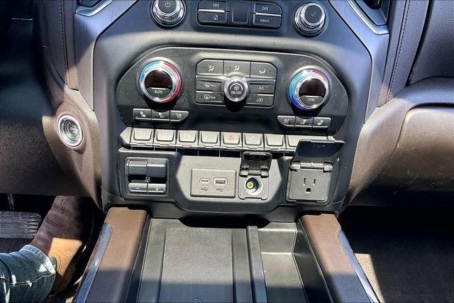 Used 2020 GMC Sierra 3500 Denali w/ Denali Ultimate Package AWD/4WD image 17