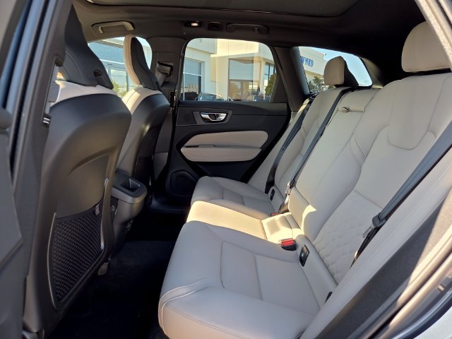 New 2027 Volvo XC60 B5 Core AWD/4WD image 11