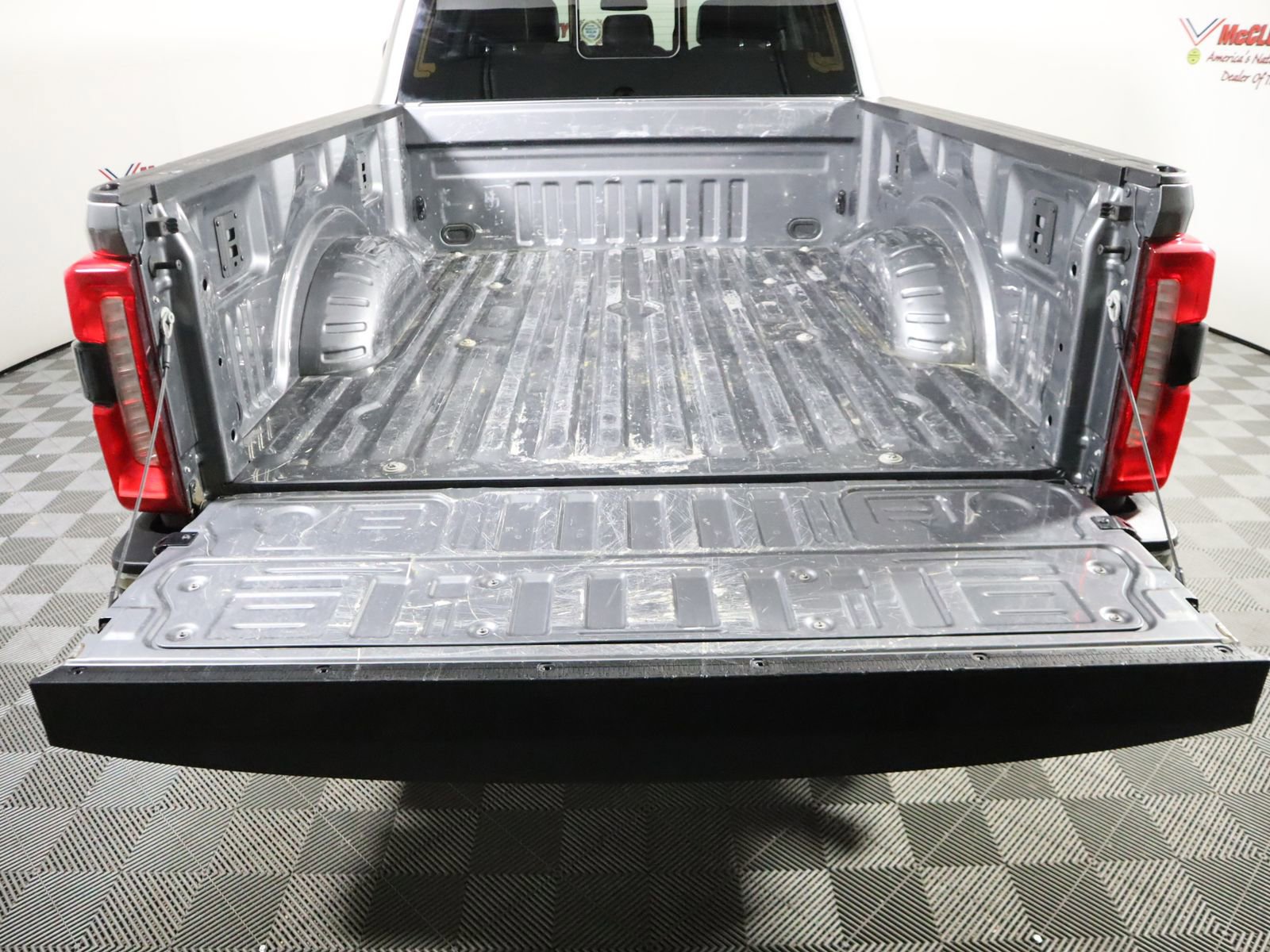 Used 2024 Ford F250 Lariat image 9