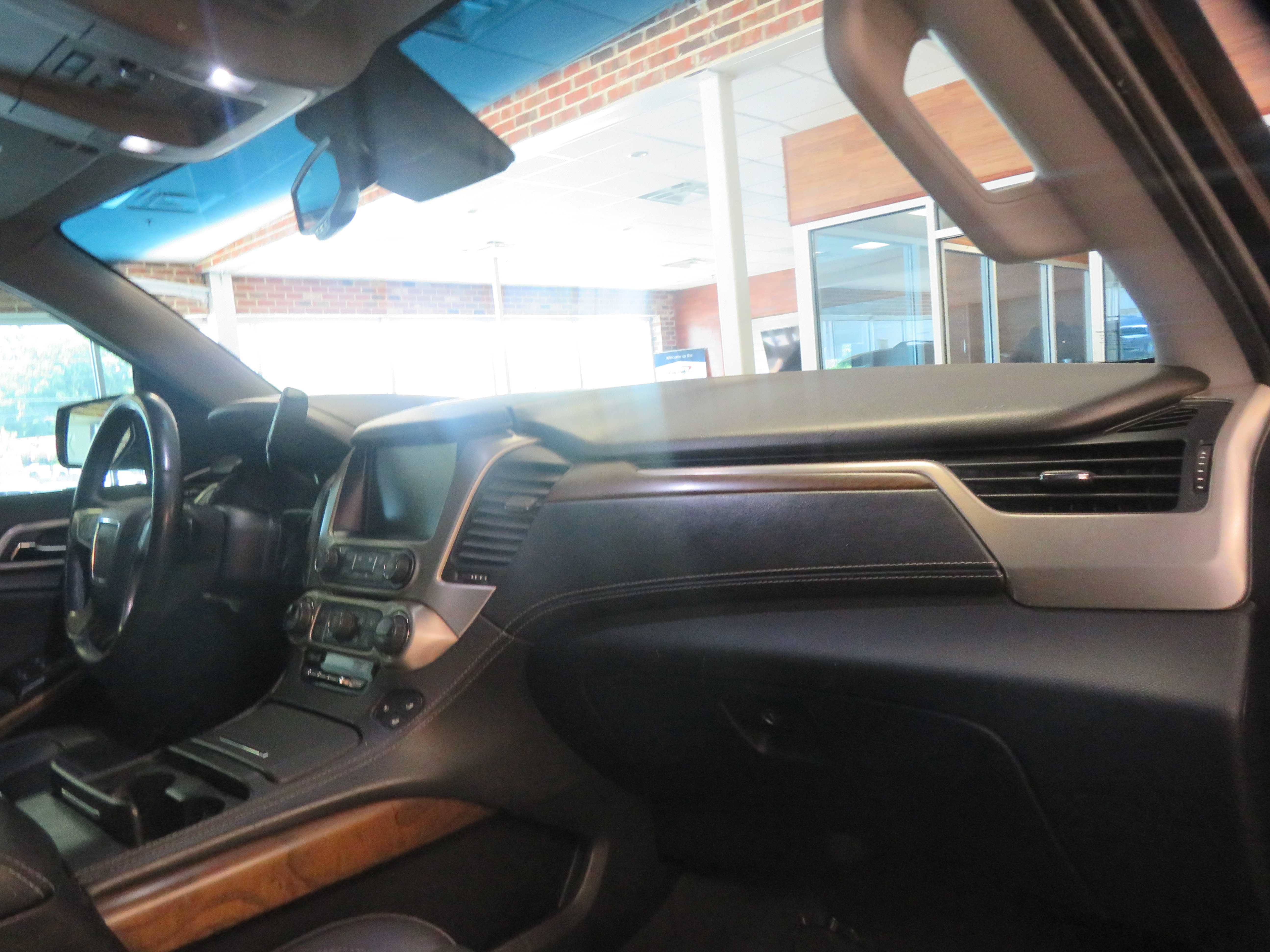 Used 2019 GMC Yukon XL Denali AWD/4WD image 32