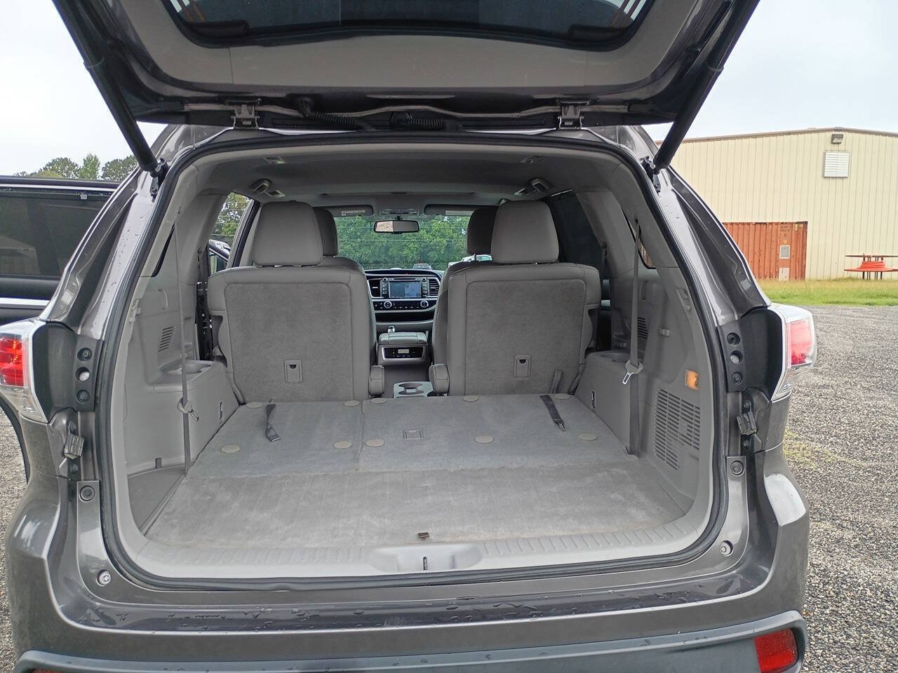 Used 2016 Toyota Highlander XLE AWD/4WD image 31