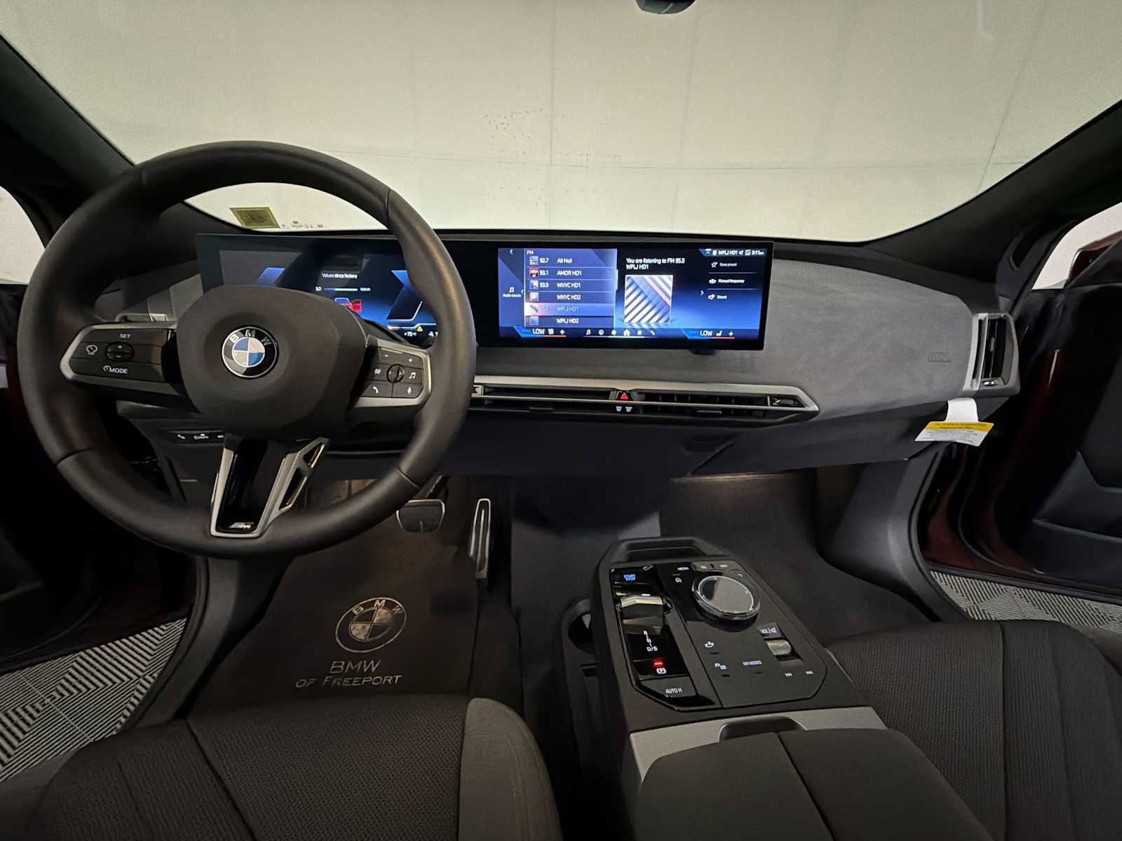 Used 2026 BMW iX xDrive60 w/ M Sport Package AWD/4WD image 14